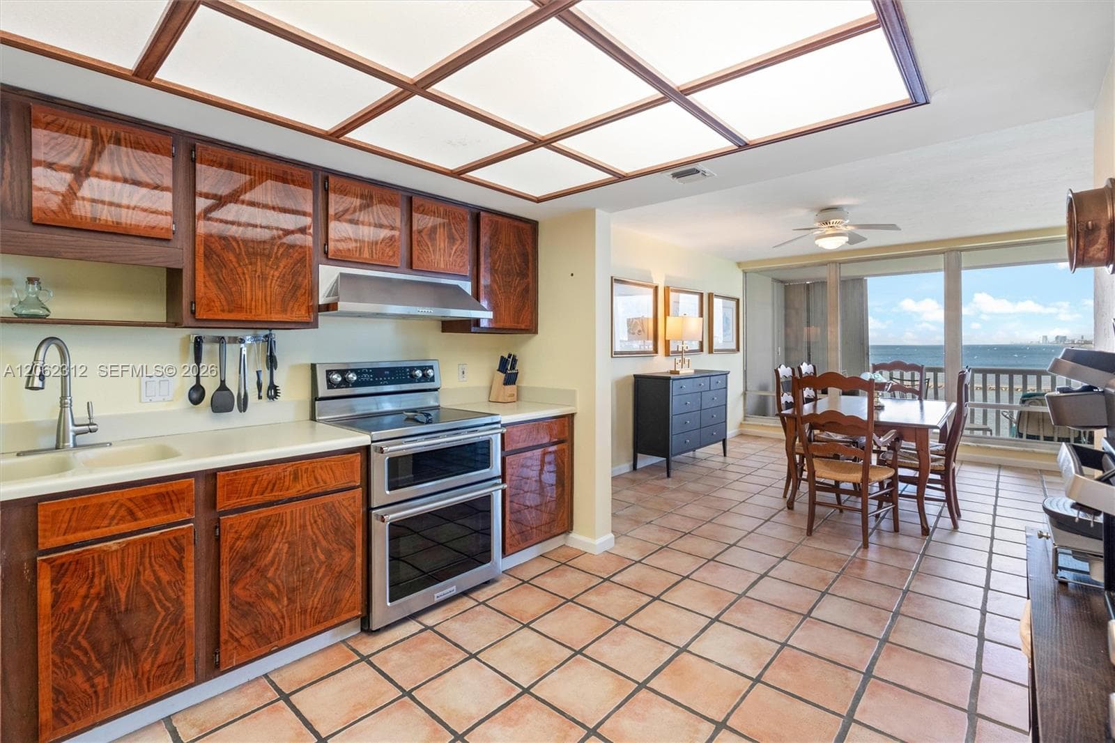 2200 S Ocean Ln 708 photo 16