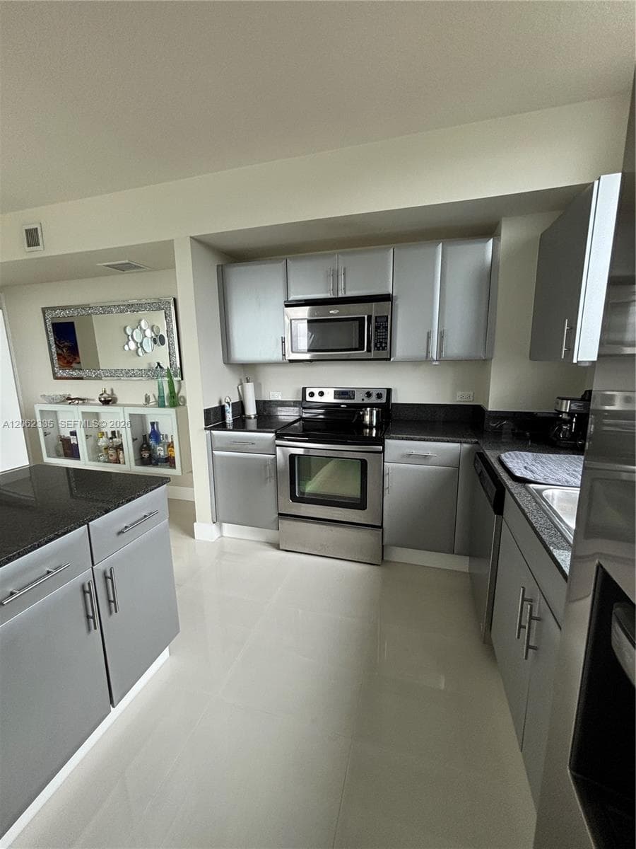 1871 NW S River Dr 801 photo 13