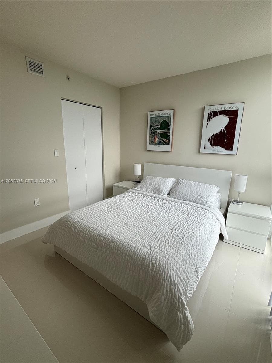 1871 NW S River Dr 801 photo 8