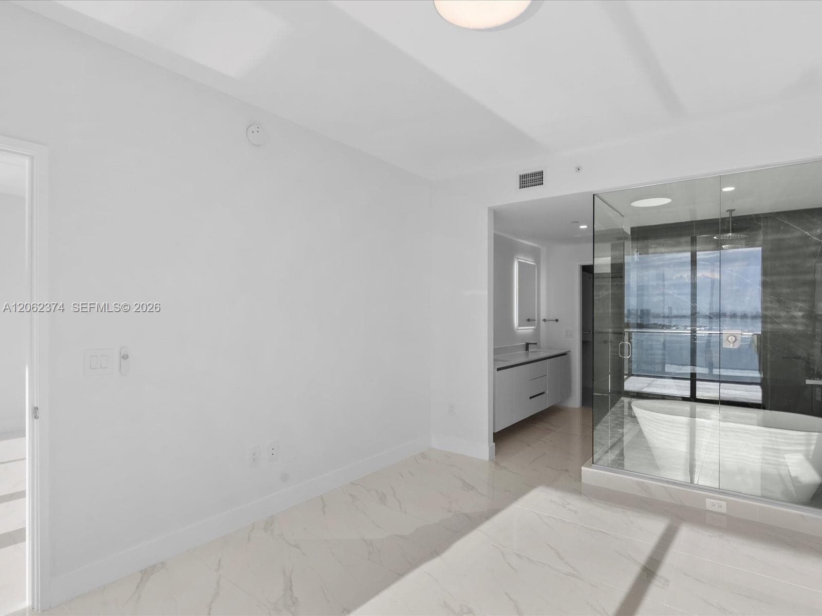 700 NE 24th St 503 photo 20