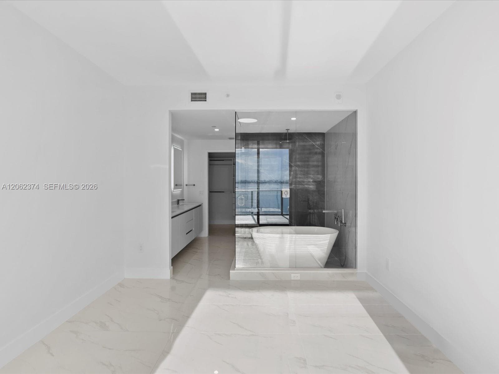 700 NE 24th St 503 photo 18