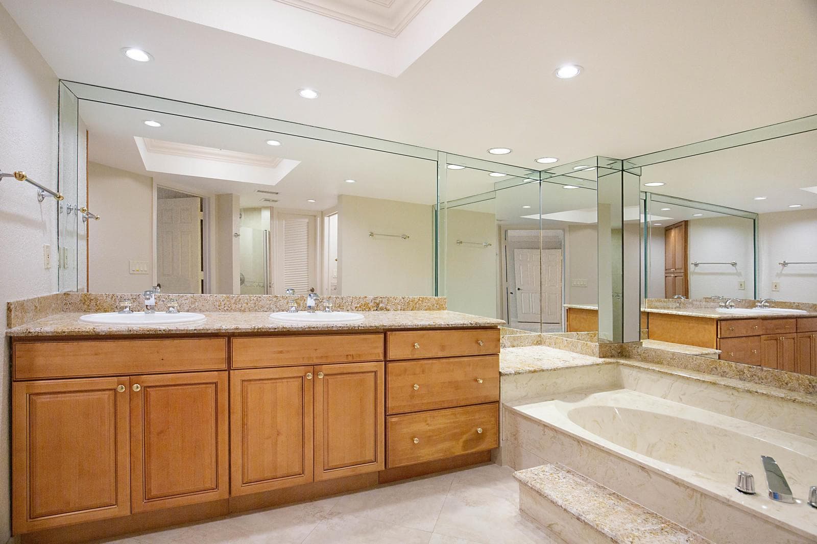 800 Jeffery Street 409 photo 23