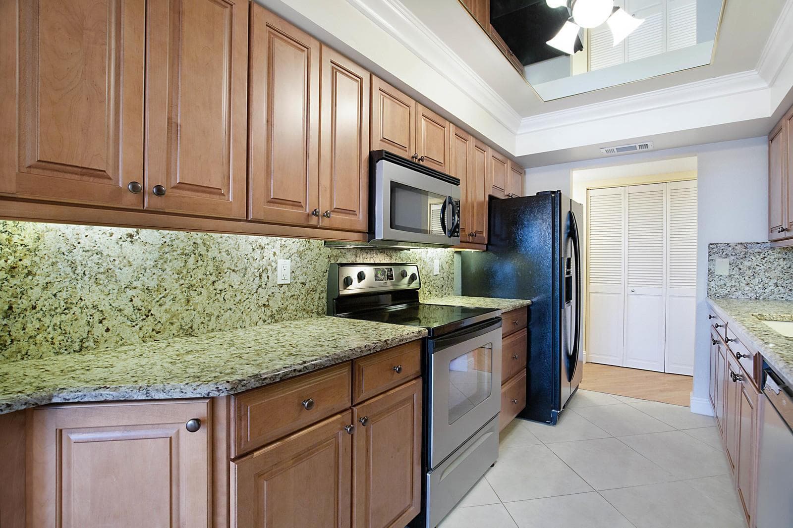 800 Jeffery Street 409 photo 3