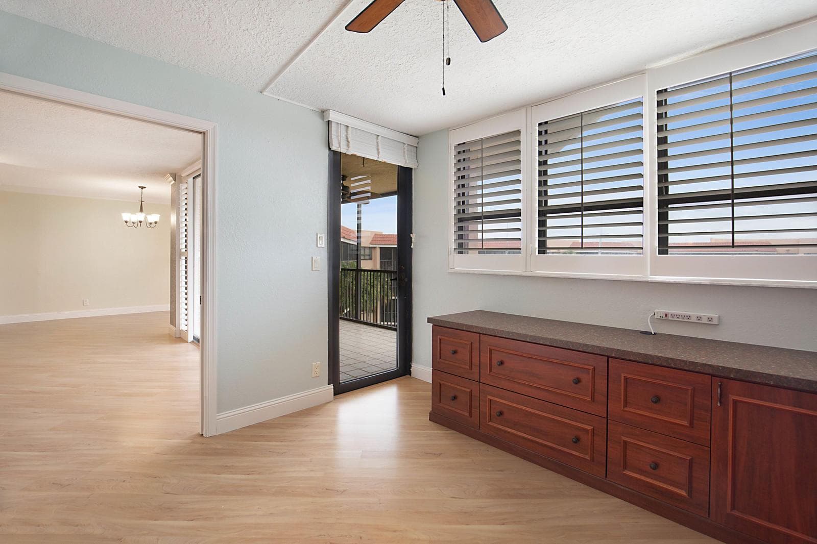 800 Jeffery Street 409 photo 14