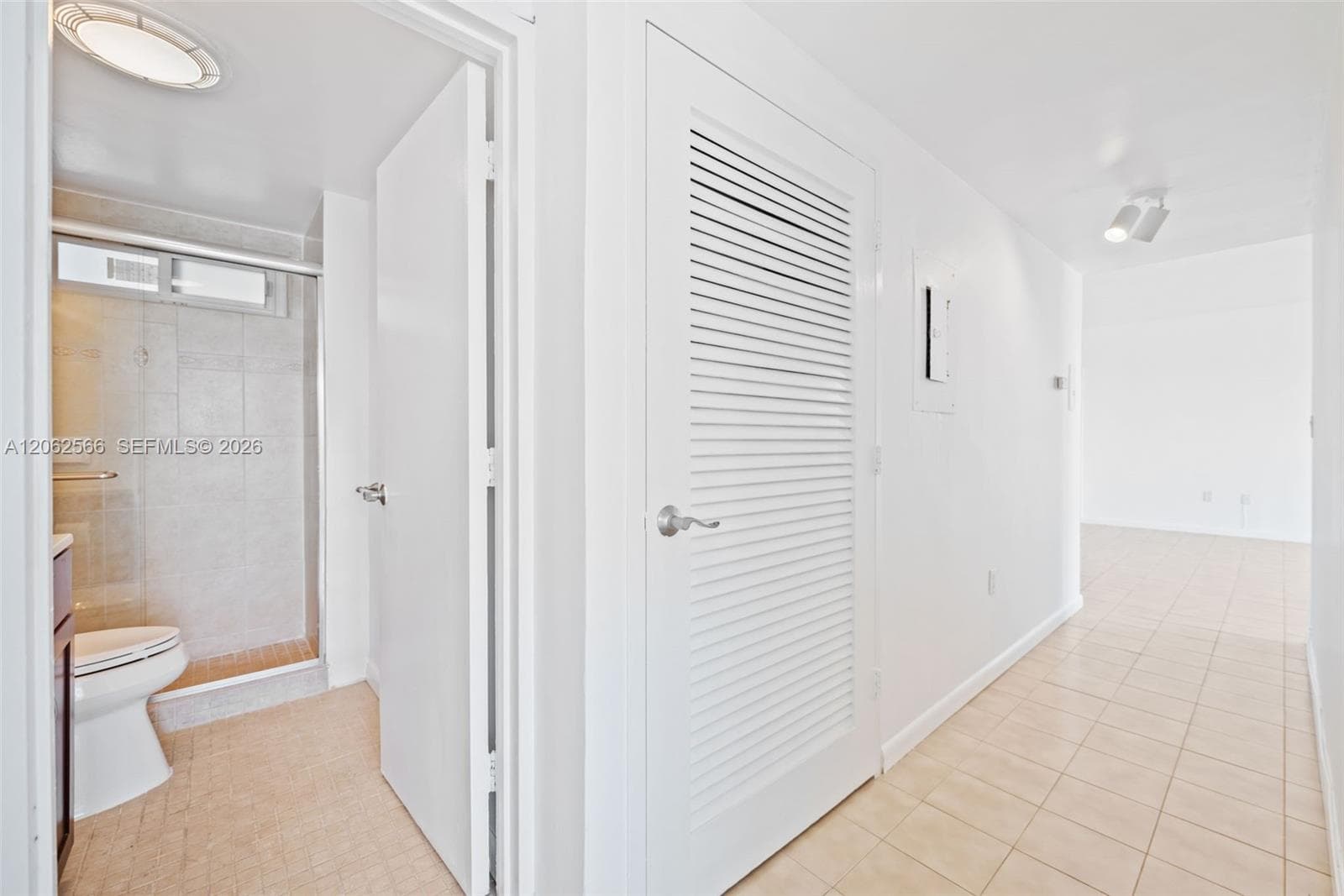 9101 E Bay Harbor Dr 204 photo 22