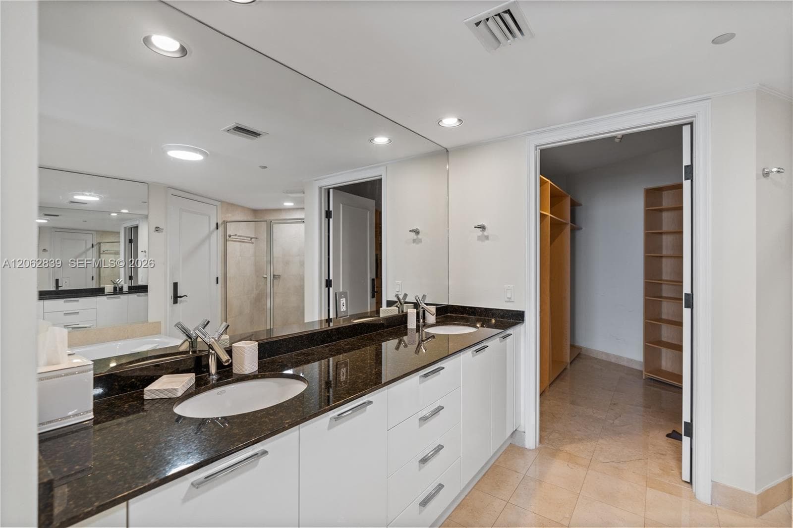 18911 Collins Ave 2103 photo 22