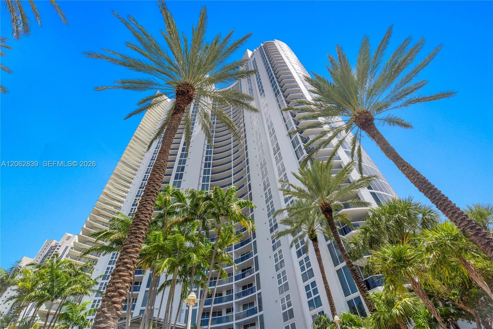 18911 Collins Ave 2103 photo 3