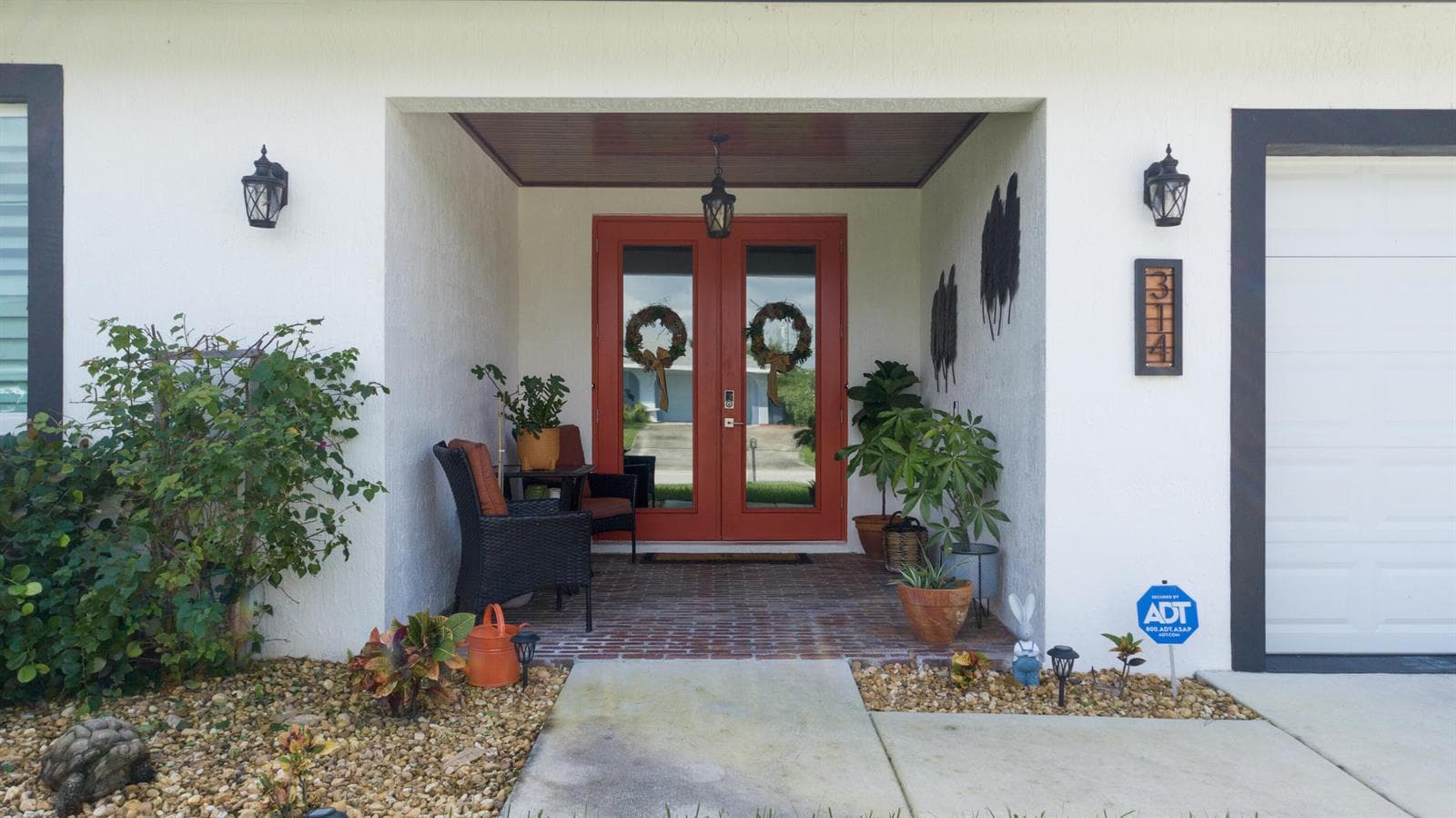 314 NE Surfside Avenue photo 4
