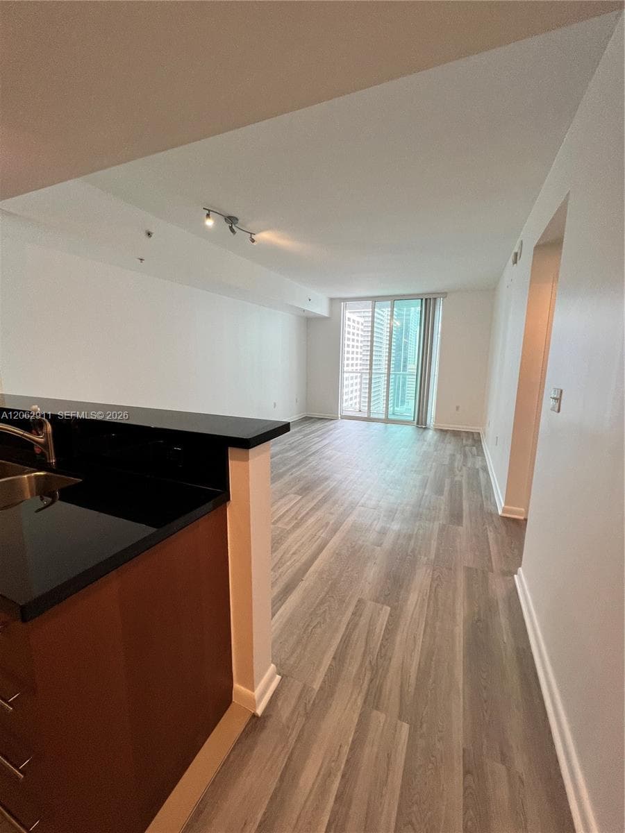 244 Biscayne Blvd 2609 photo 2