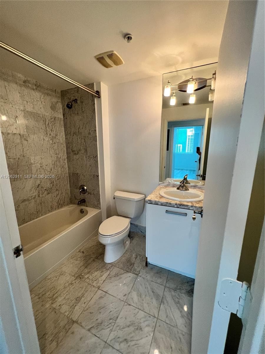 244 Biscayne Blvd 2609 photo 6