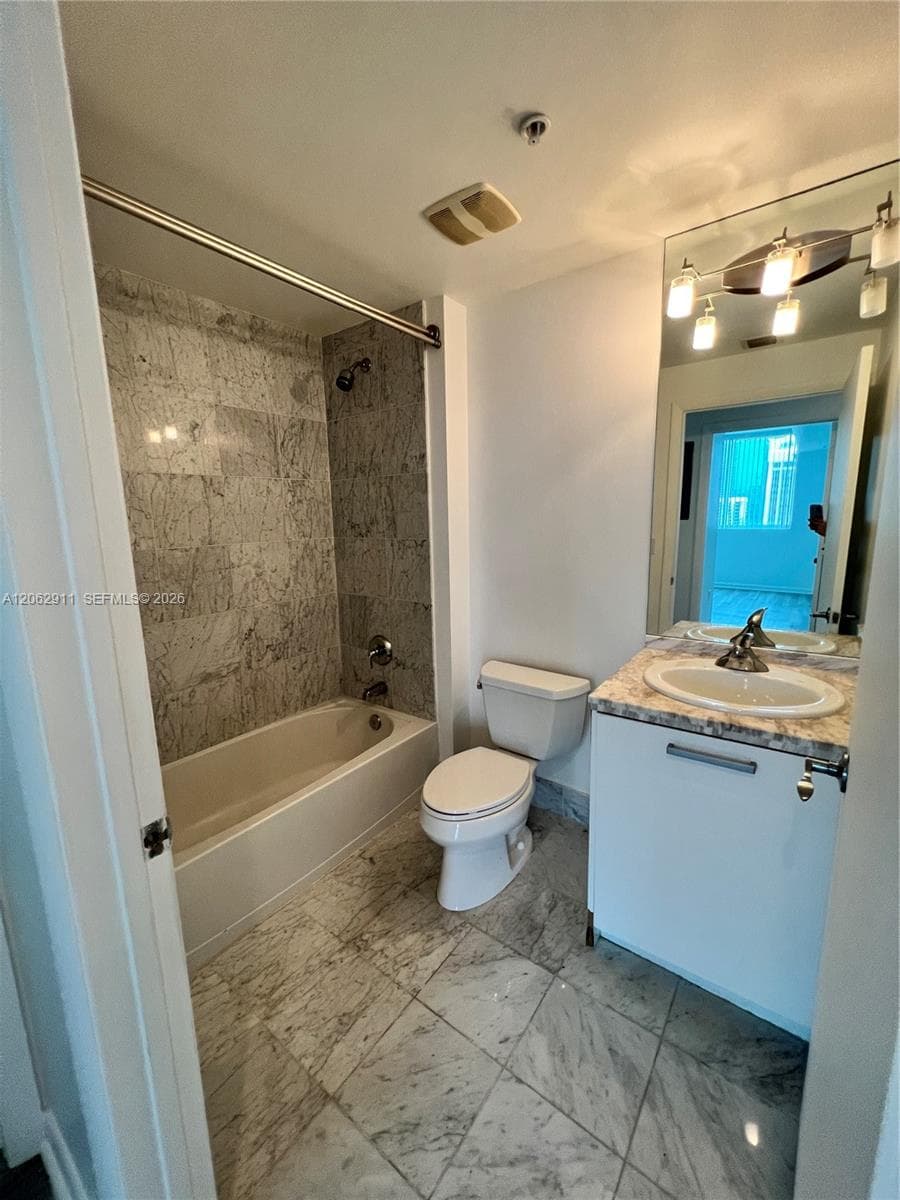 244 Biscayne Blvd 2609 photo 13