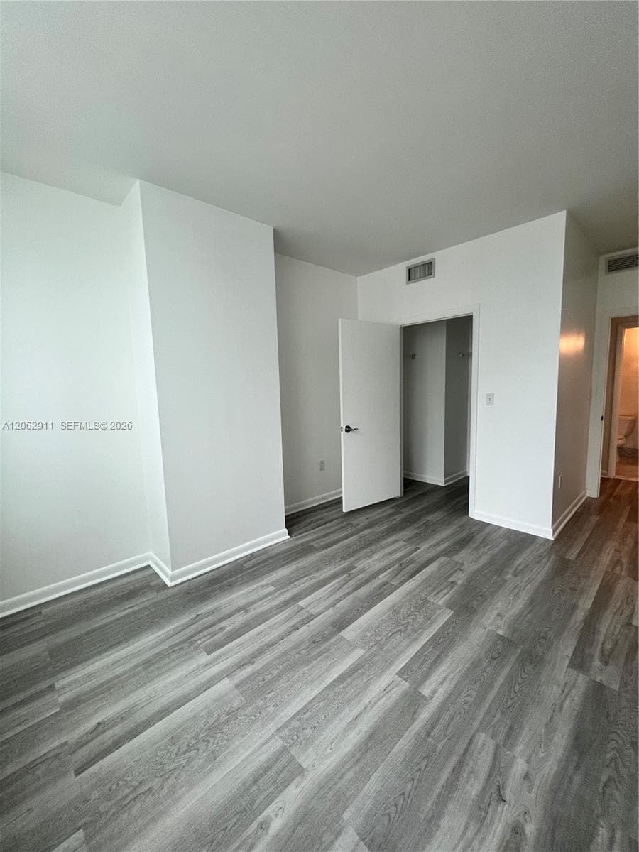 244 Biscayne Blvd 2609 photo 12