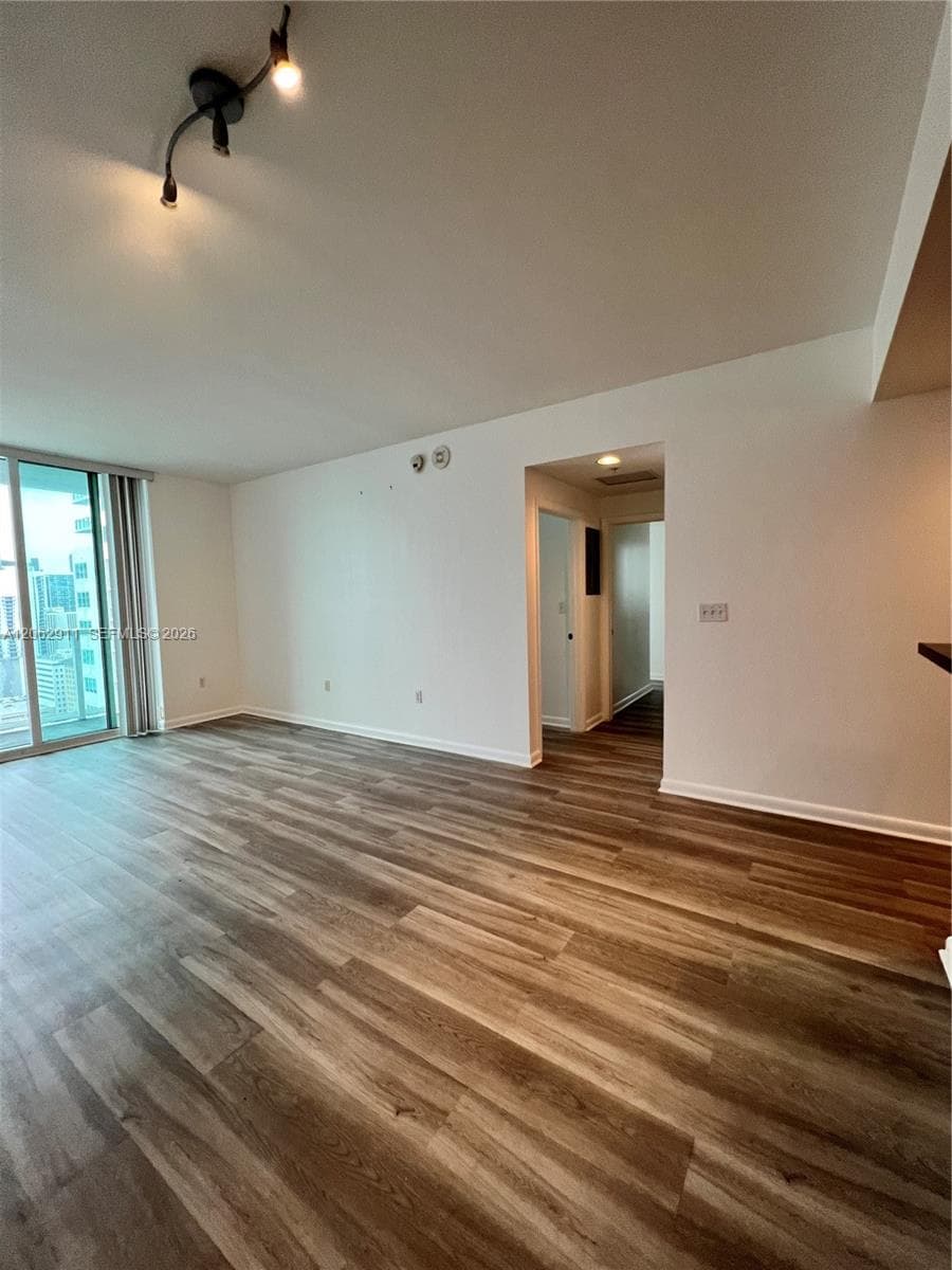 244 Biscayne Blvd 2609 photo 7