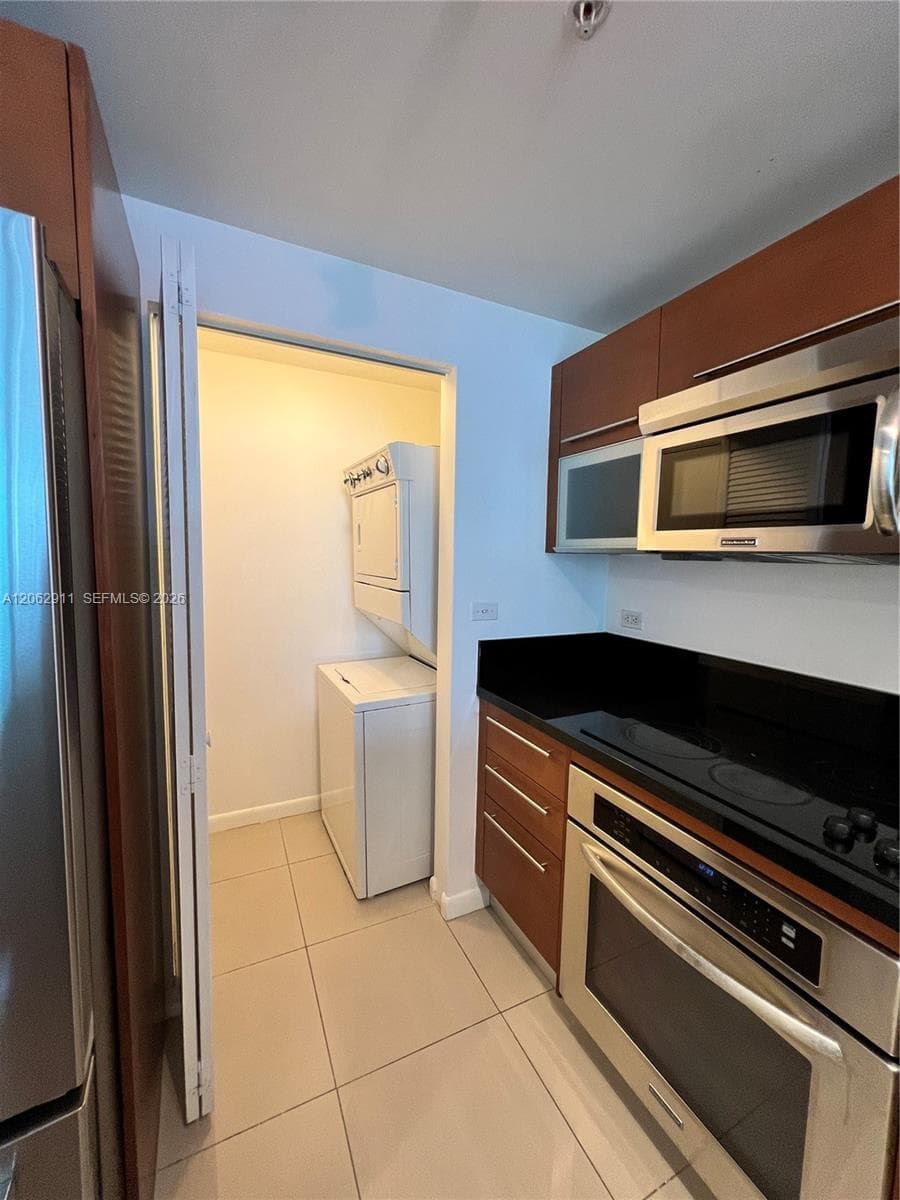 244 Biscayne Blvd 2609 photo 5