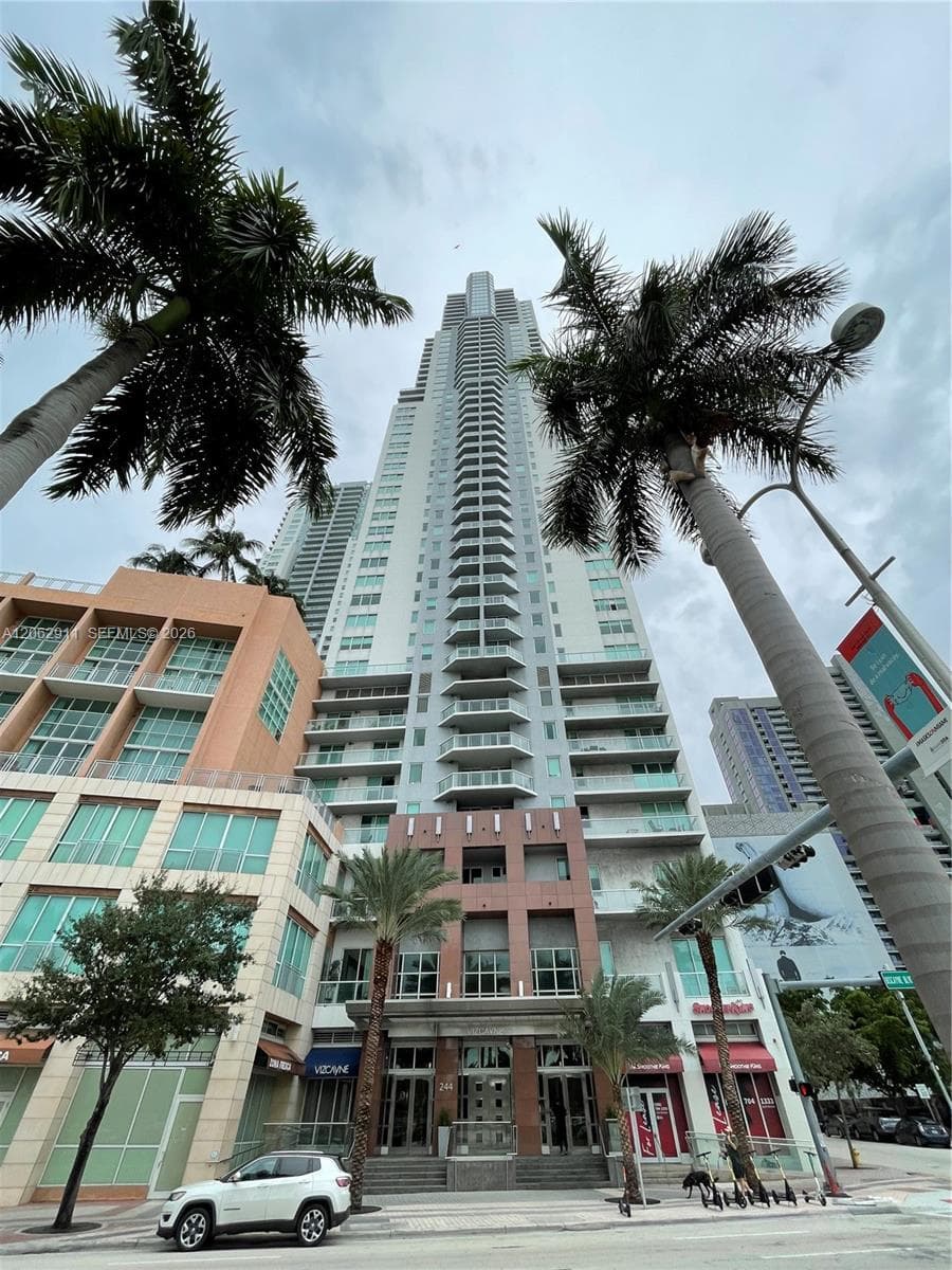 244 Biscayne Blvd 2609 photo 24