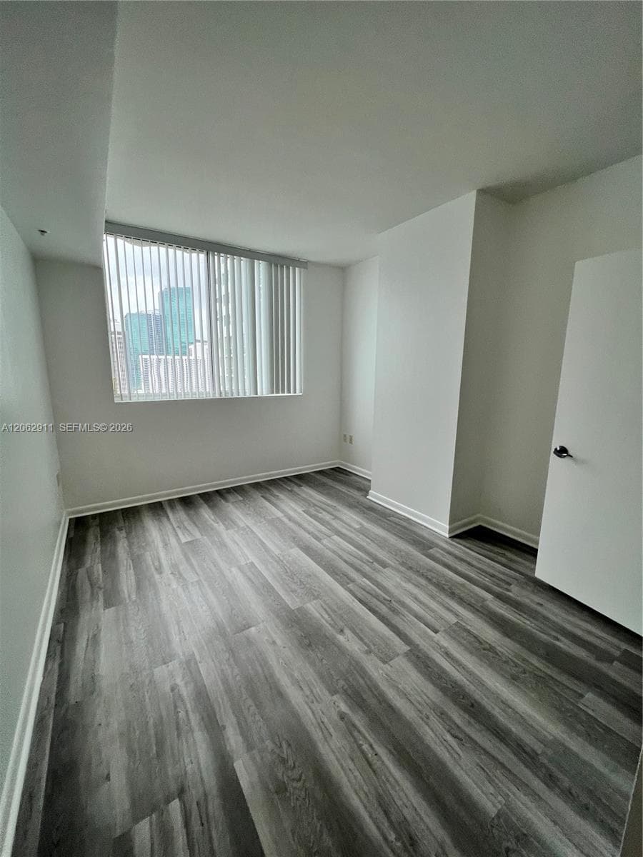 244 Biscayne Blvd 2609 photo 11