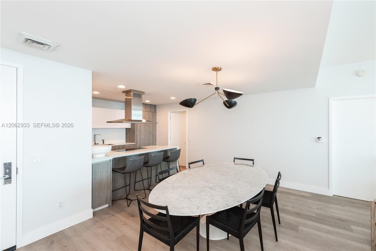 360 Ocean Dr 904S photo 6