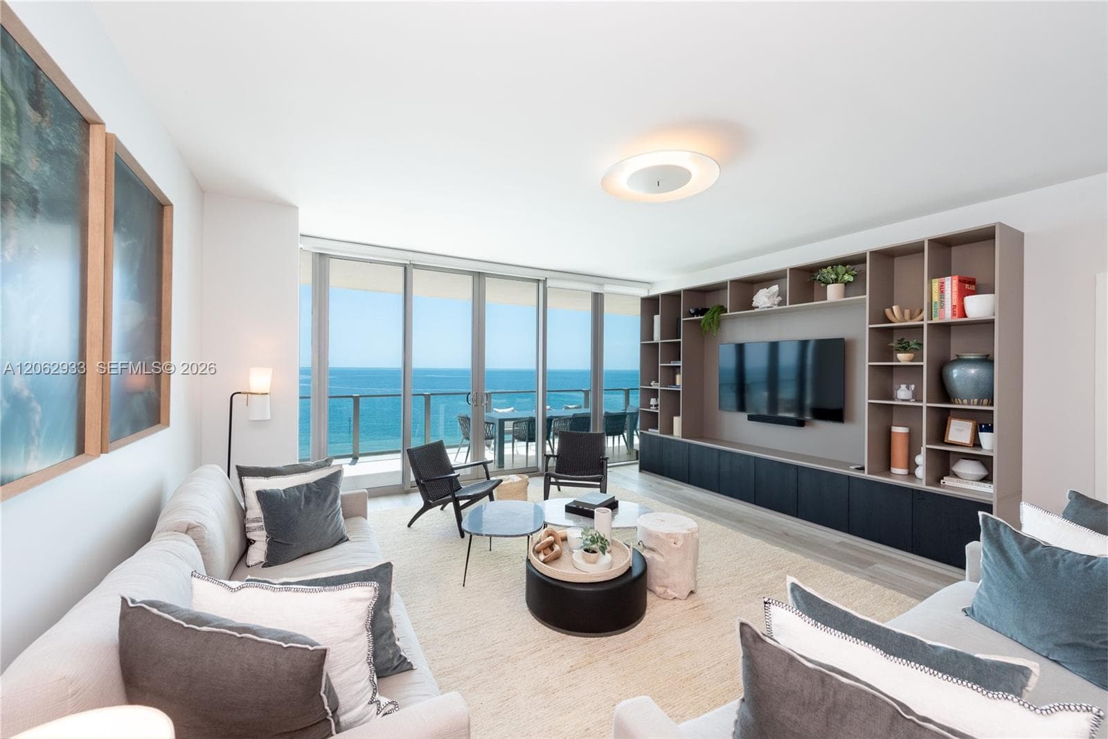 360 Ocean Dr 904S photo 1