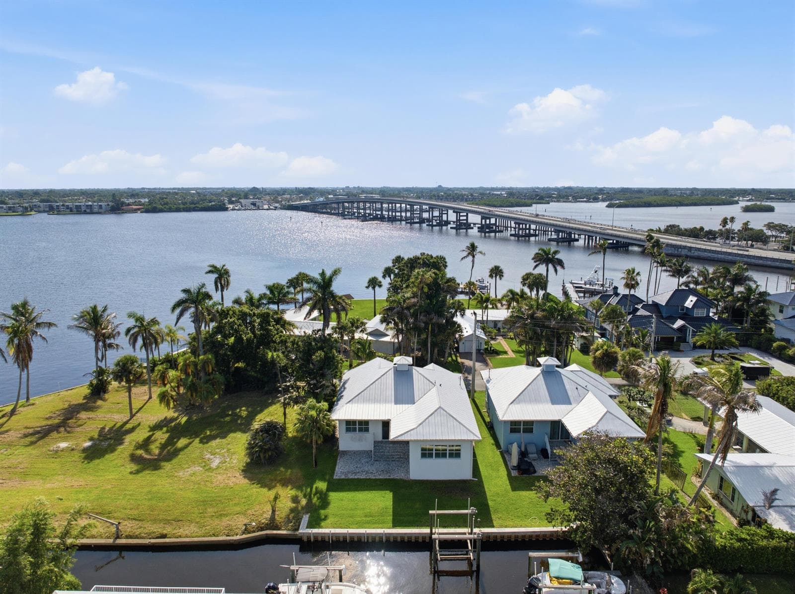 2534 SW CONCH COVE Lane photo 1