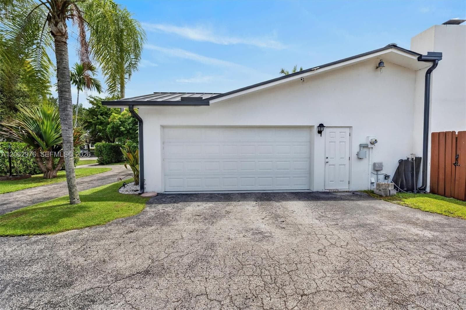 16840 SW 87th Ave photo 6
