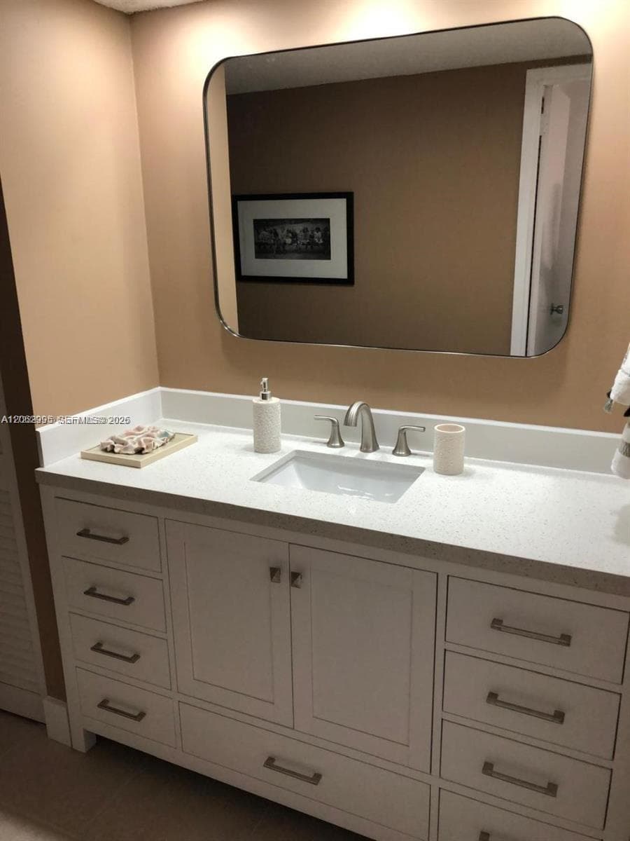 5701 Collins Ave 919 photo 10
