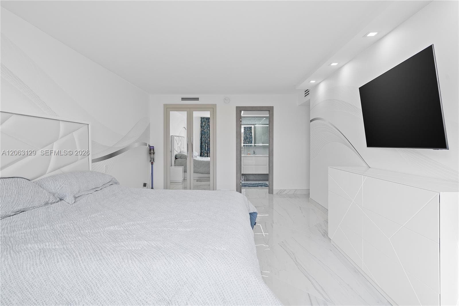250 174th St 1803 photo 10