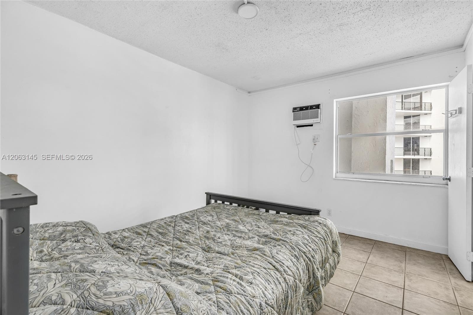 200 S Birch Rd 1015 photo 23