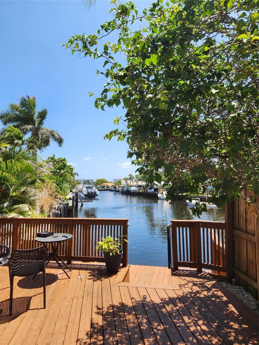 5760 NE 27TH Avenue A-B photo 6