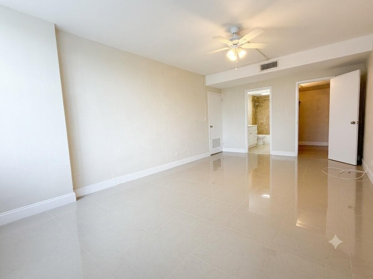 2800 N FLAGLER Drive 211 photo 17
