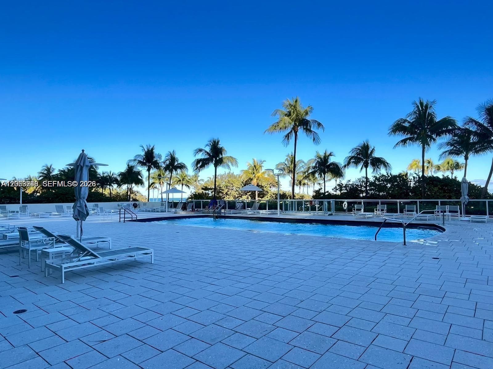 10185 Collins Ave 1215 photo 3