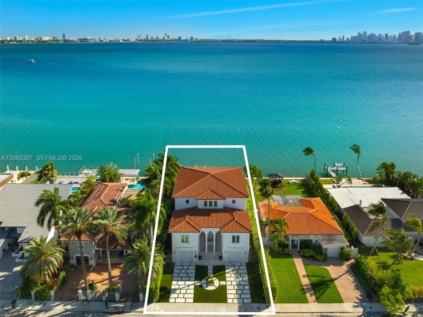 1460 S Treasure Dr photo 1