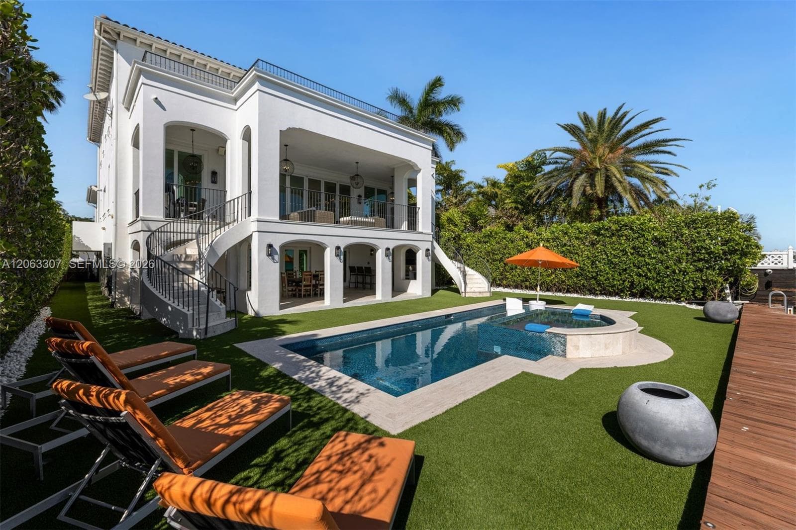 1460 S Treasure Dr photo 21