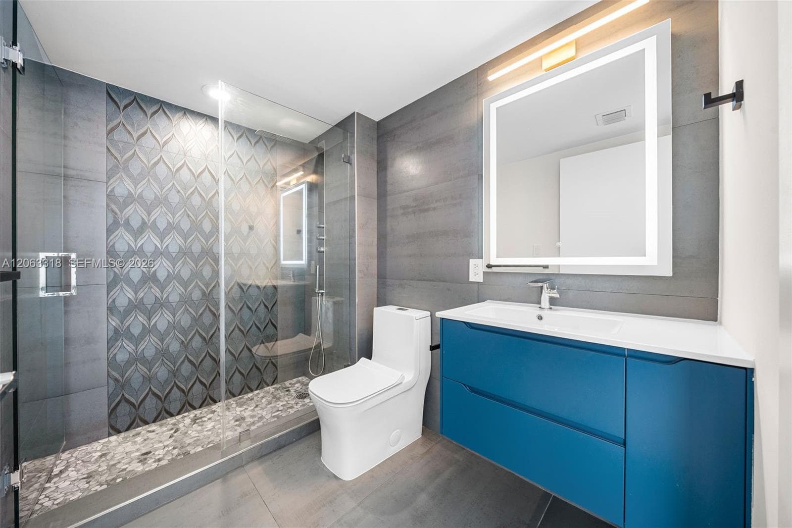 650 West Ave 1408 photo 23