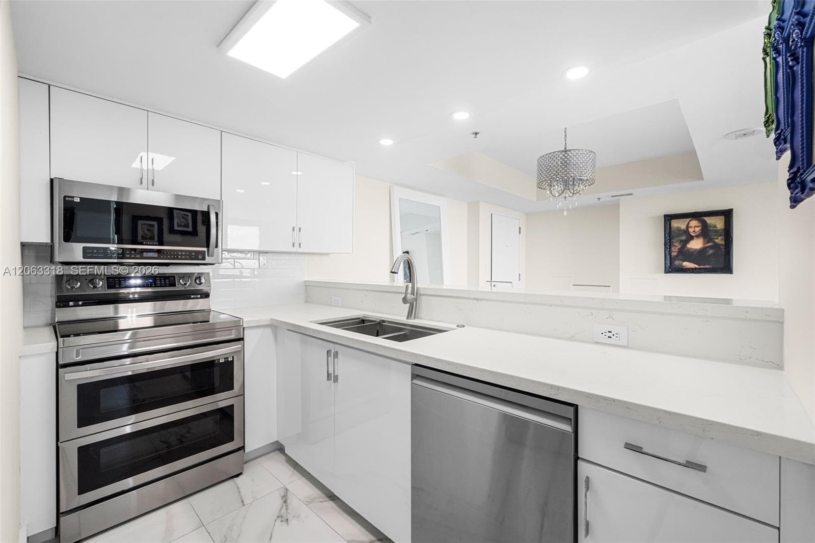 650 West Ave 1408 photo 9