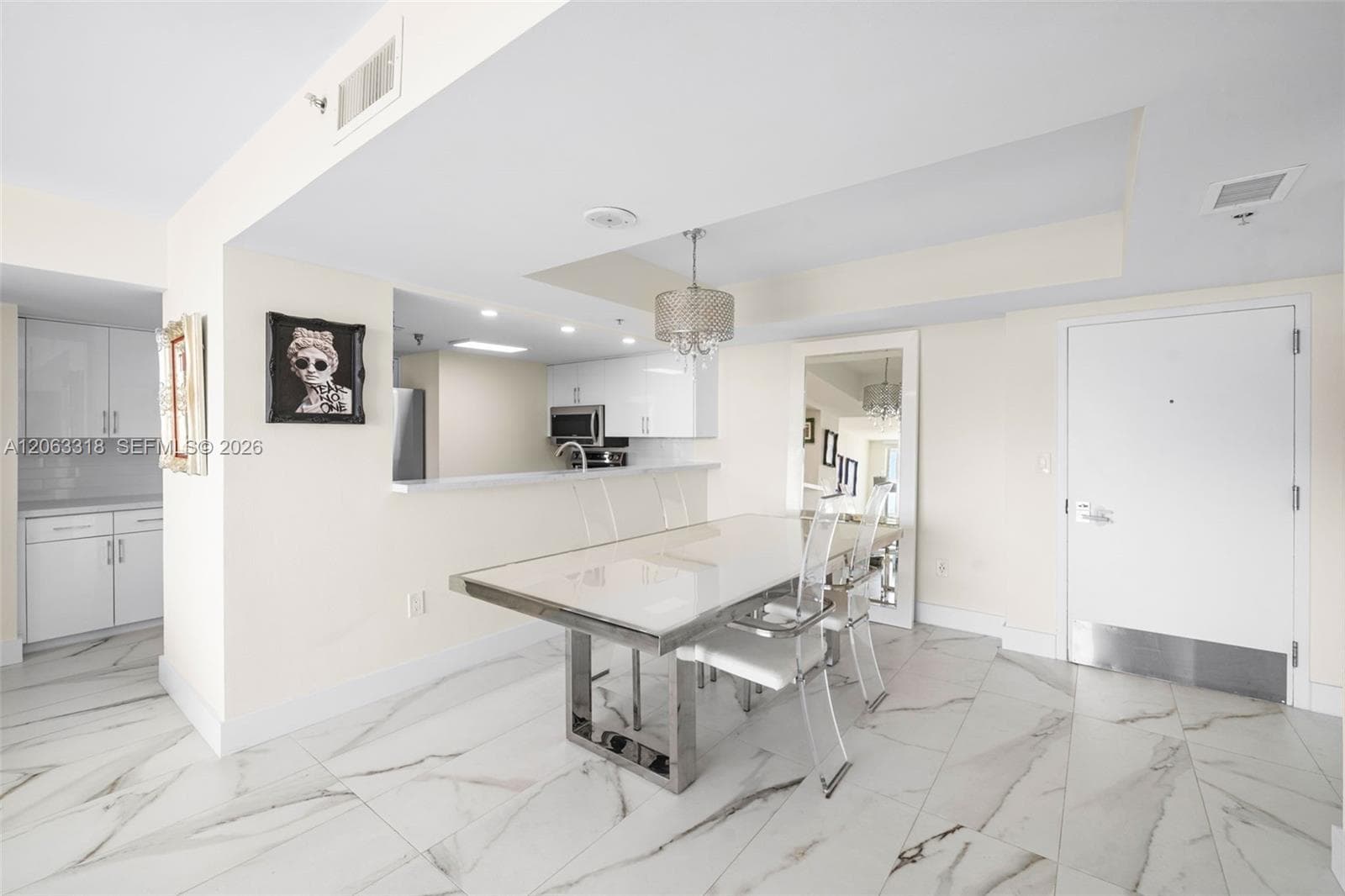 650 West Ave 1408 photo 4
