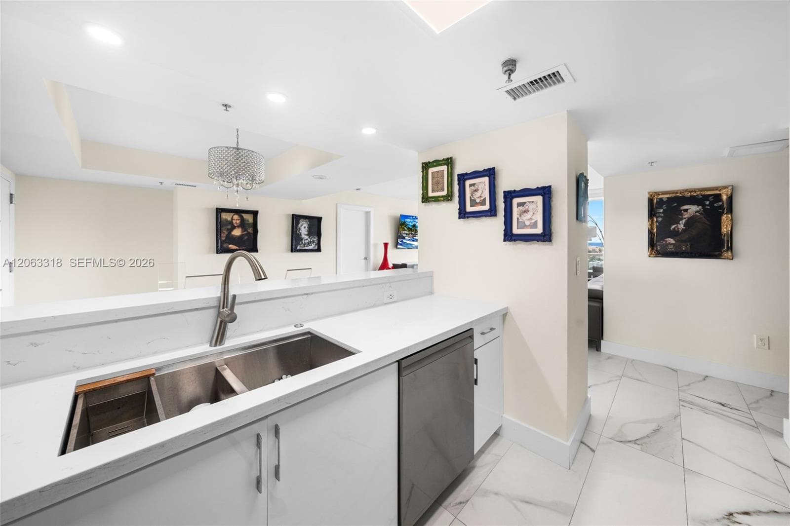 650 West Ave 1408 photo 8