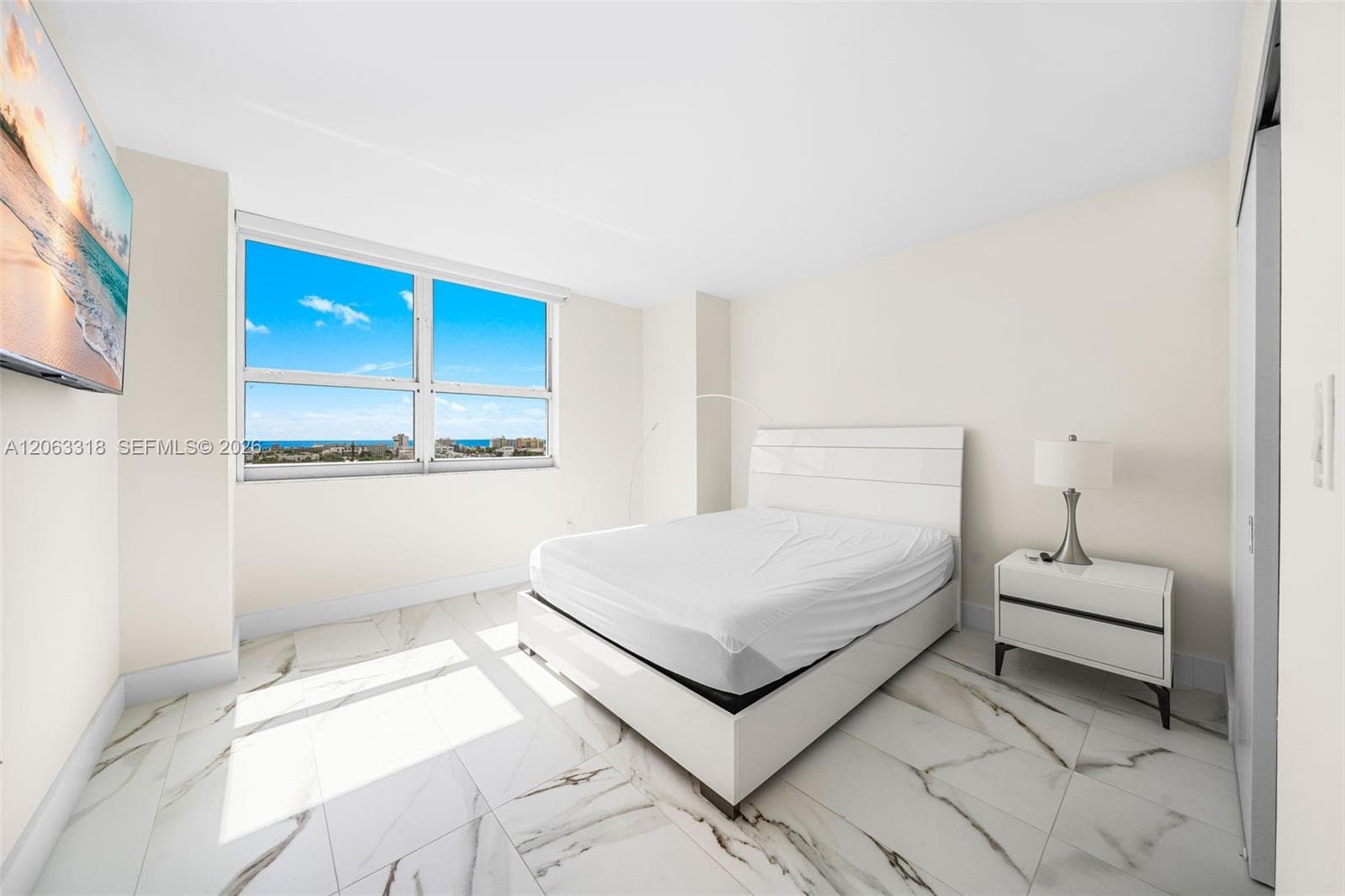 650 West Ave 1408 photo 25