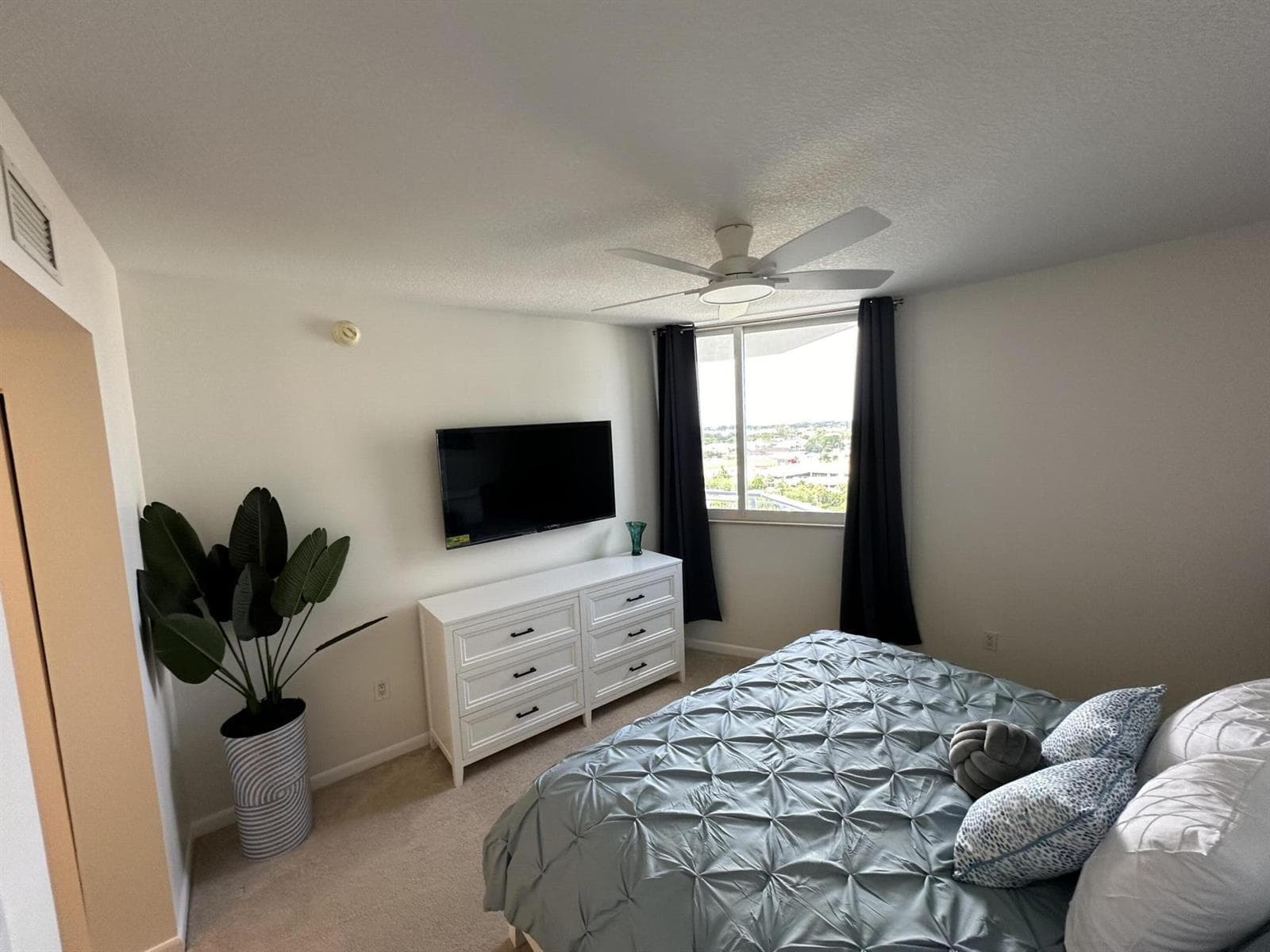1551 N Flagler Drive 1106 photo 17