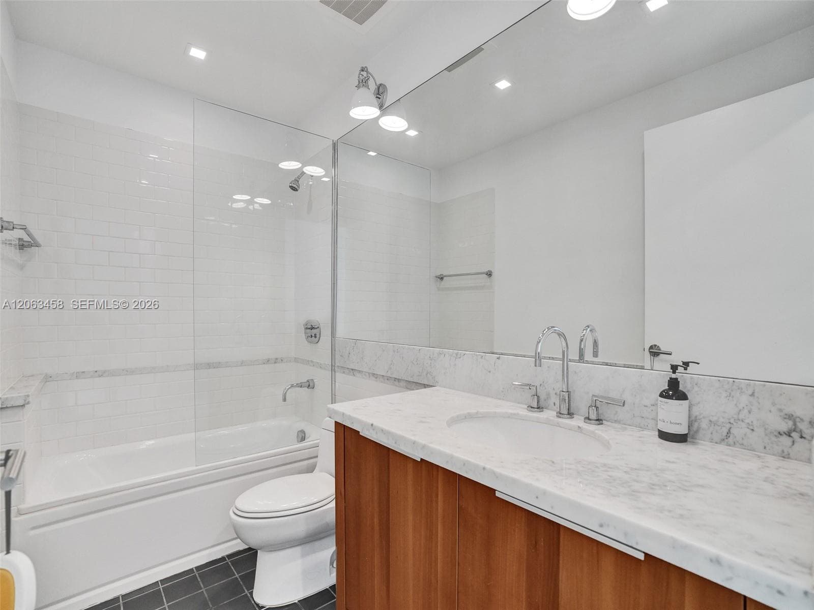 6103 Aqua Ave 107 photo 18