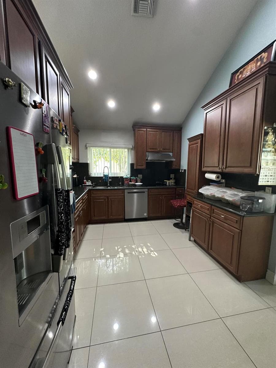 8 ELTON Place photo 6