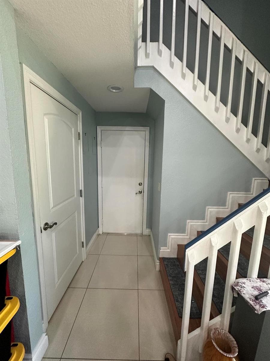 8 ELTON Place photo 4