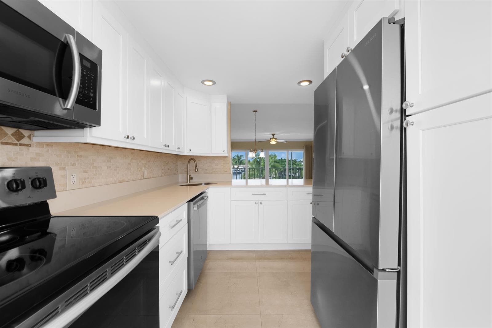 400 N FEDERAL Highway 408 photo 6