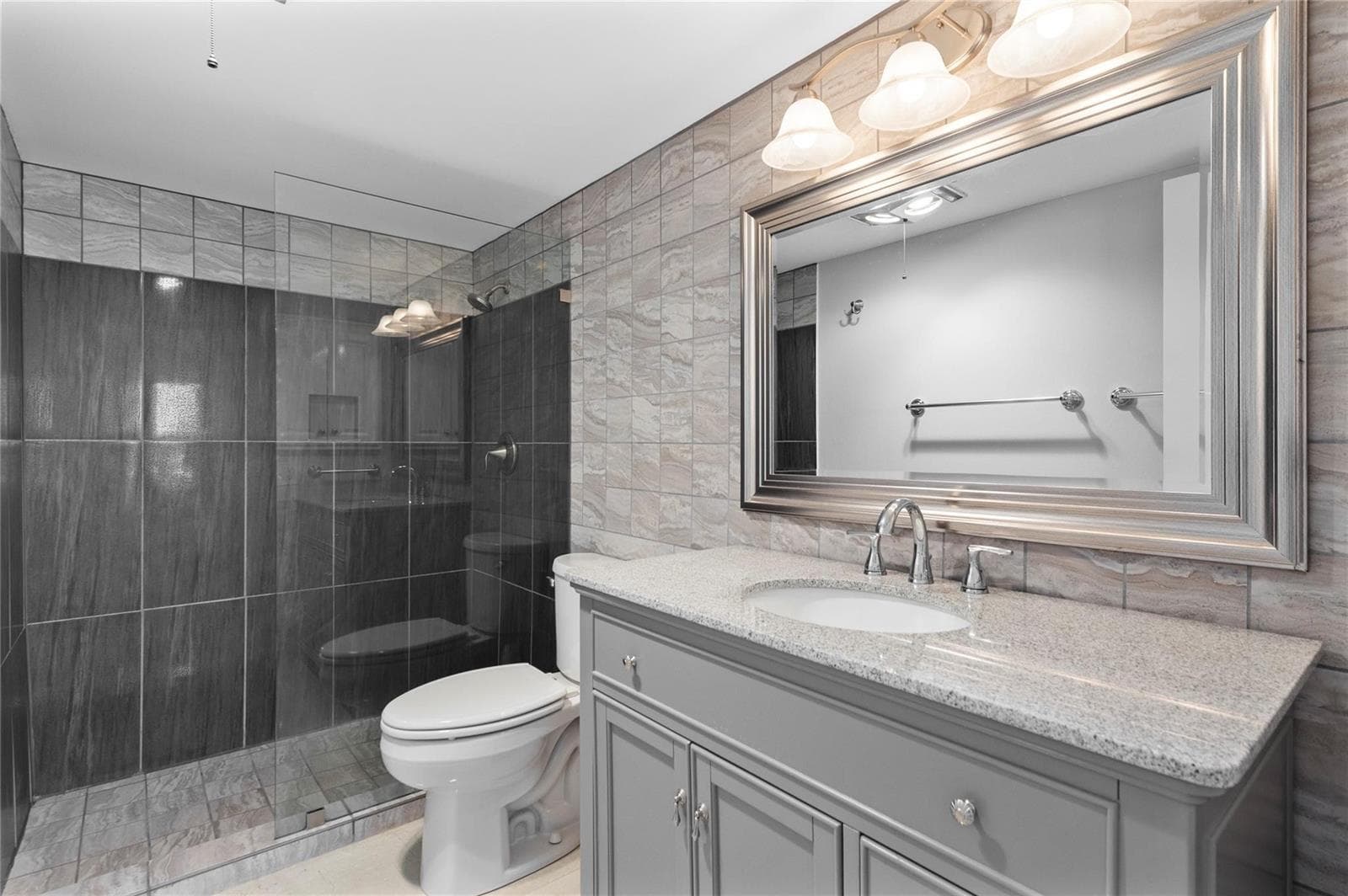 400 N FEDERAL Highway 408 photo 13