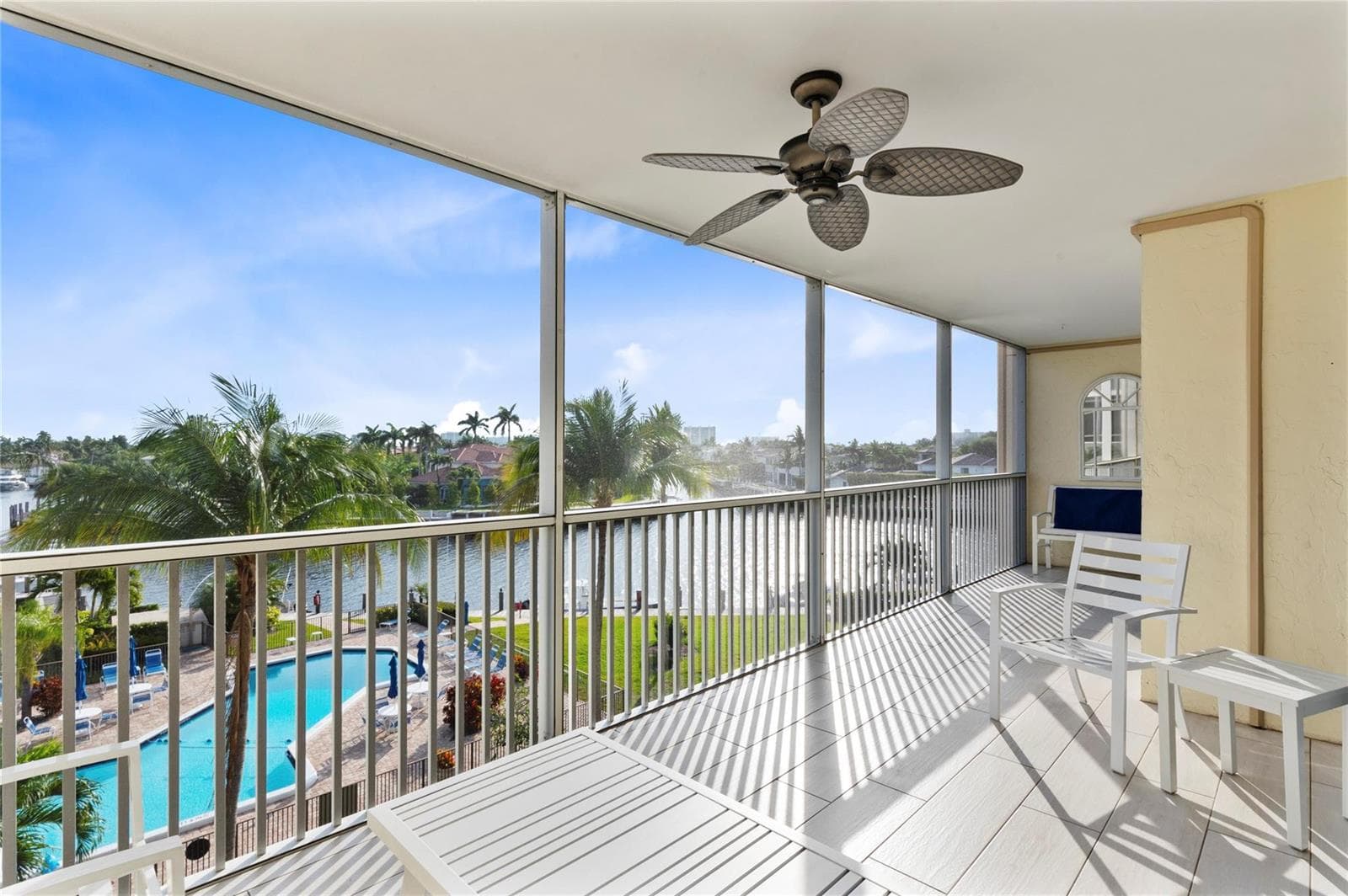 400 N FEDERAL Highway 408 photo 1