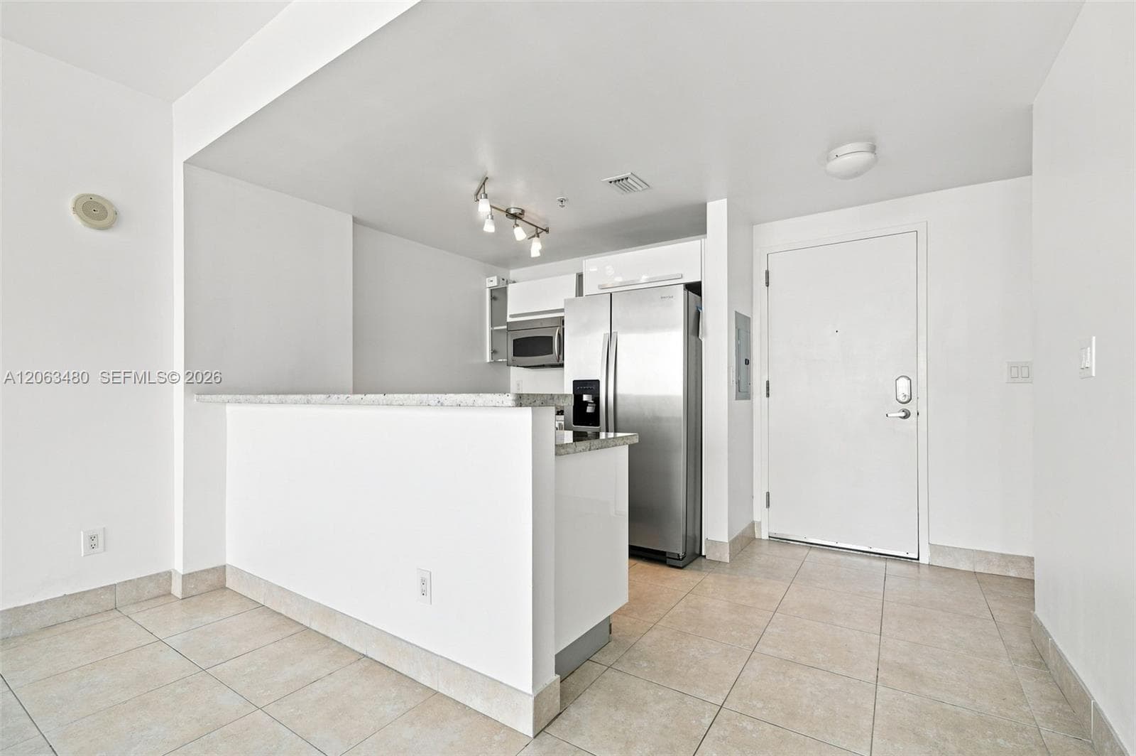 601 NE 36th St 2308 photo 13