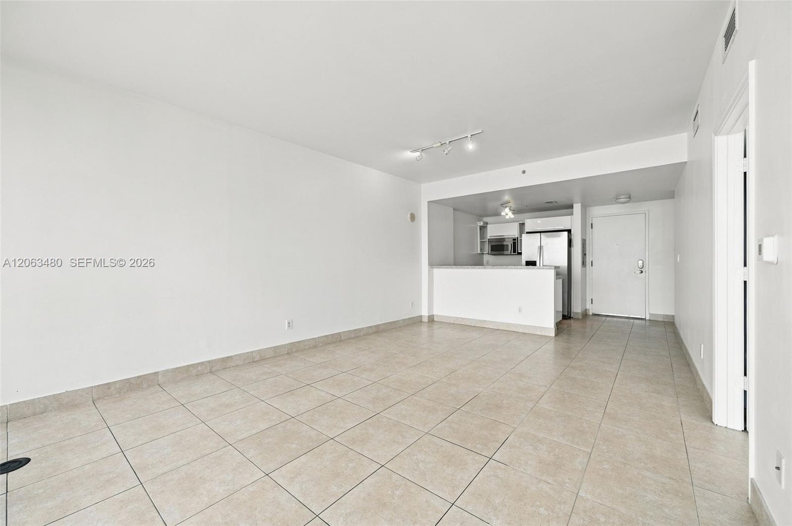 601 NE 36th St 2308 photo 7