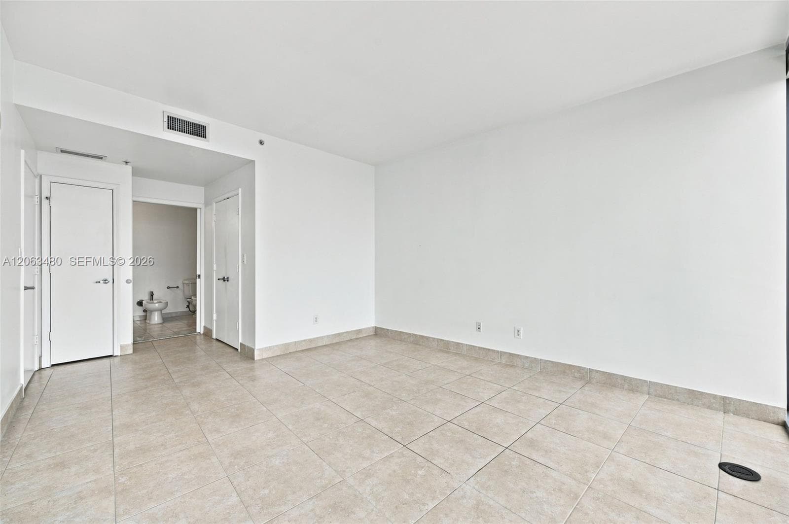 601 NE 36th St 2308 photo 20