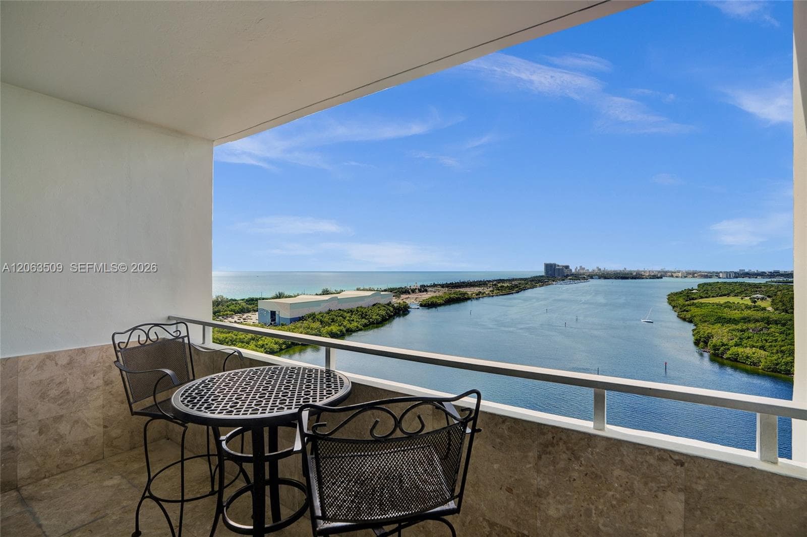 500 Bayview Dr PH20 photo 2
