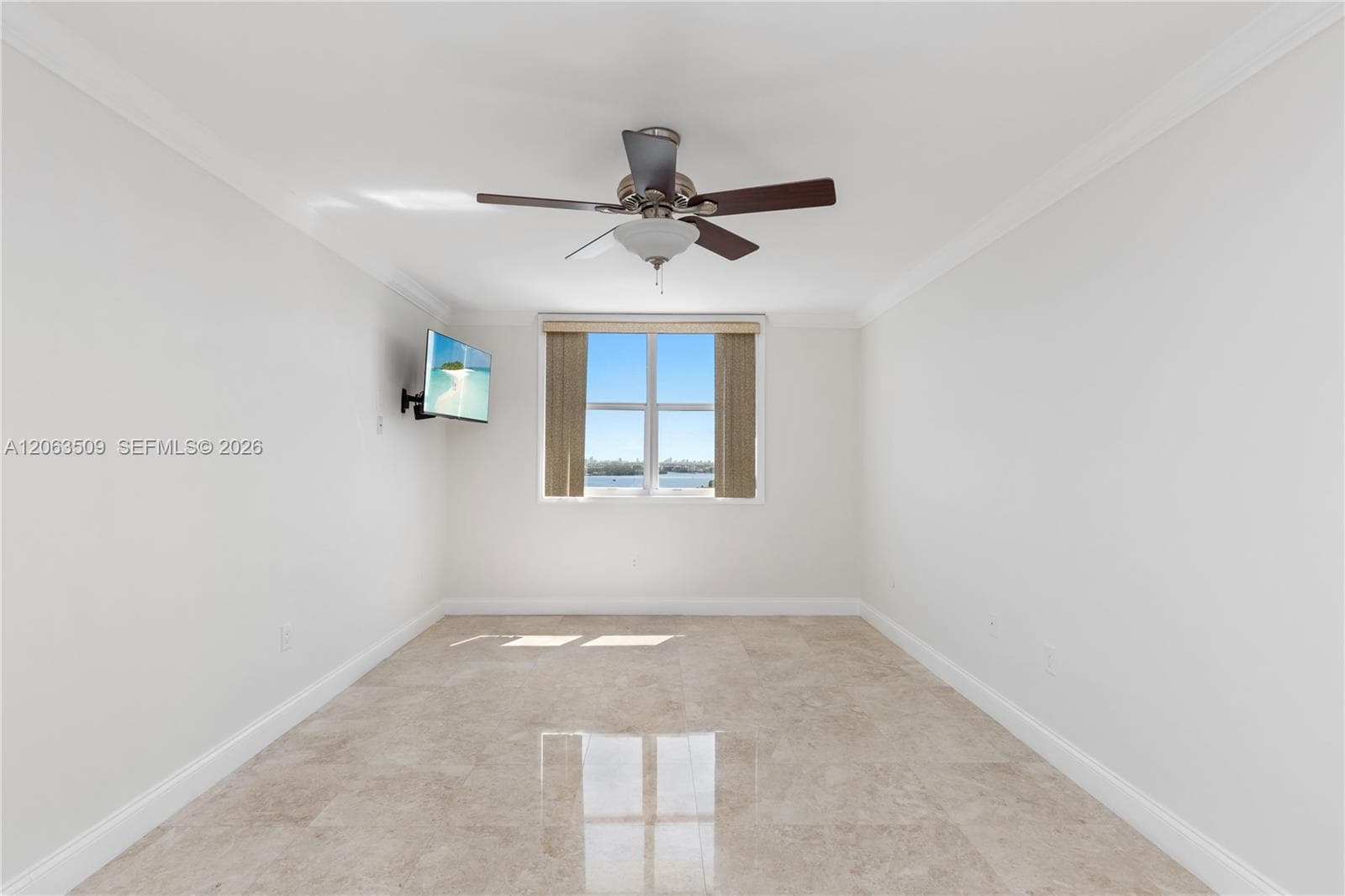 500 Bayview Dr PH20 photo 20