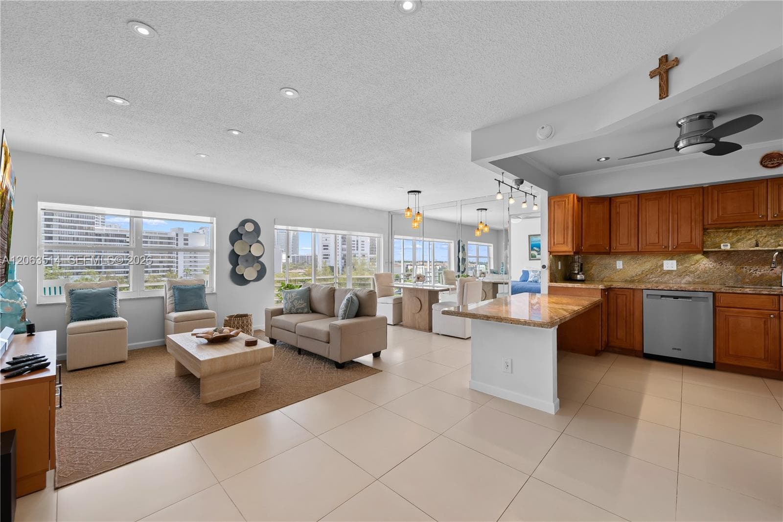 400 Diplomat Pkwy 704 photo 6